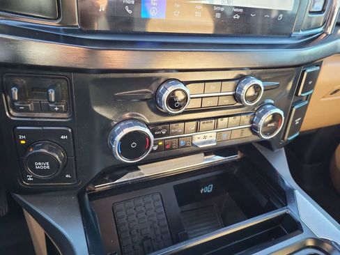 Used 2023 Ford F250 Lariat w/ Chrome Package image 16