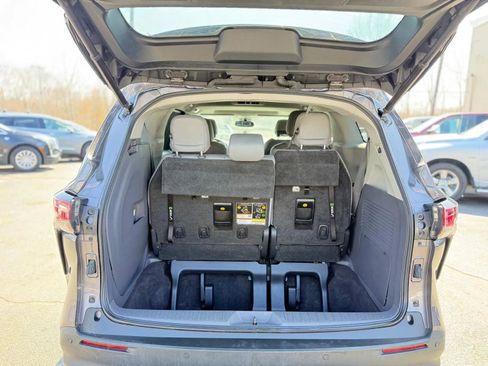 Used 2021 Toyota Sienna XLE w/ XLE Plus Package image 13