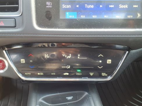 Used 2018 Honda HR-V EX image 11