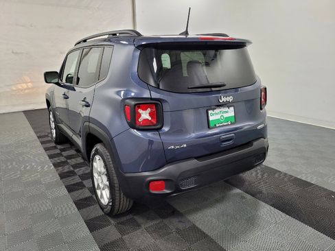 Used 2022 Jeep Renegade Latitude AWD/4WD image 5