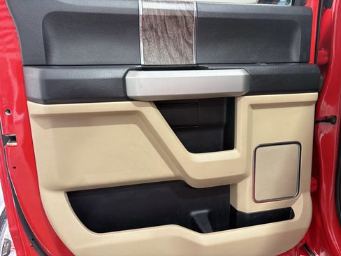 Used 2019 Ford F250 Lariat w/ Chrome Package image 40