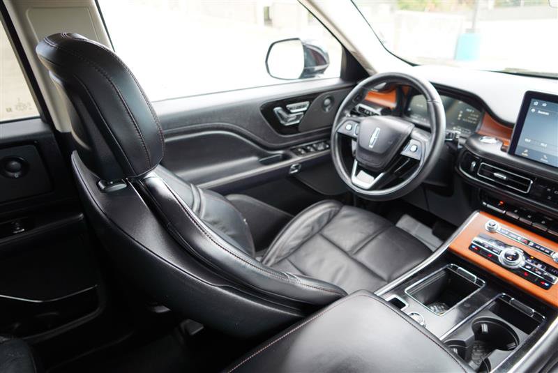 Used 2020 Lincoln Aviator Reserve AWD/4WD image 39