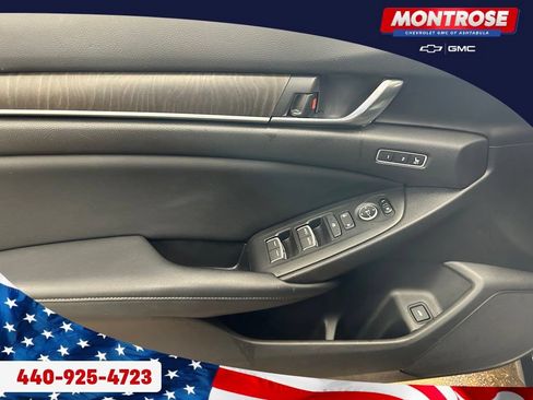 Used 2018 Honda Accord Touring image 9