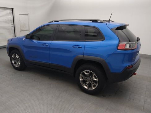 Used 2019 Jeep Cherokee Trailhawk w/ Cold Weather Group AWD/4WD image 3