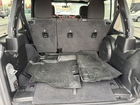 Used 2020 Jeep Wrangler Unlimited Rubicon image 27