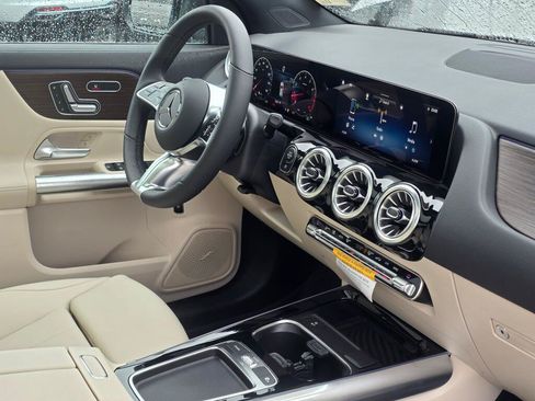 New 2026 Mercedes-Benz GLA 250 4MATIC image 25