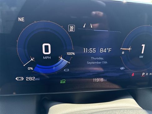 Used 2024 Chevrolet Equinox EV LT image 12