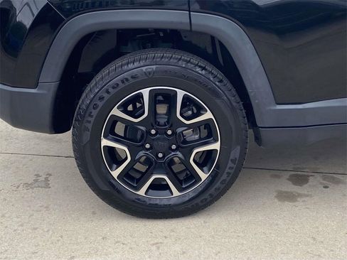Used 2020 Jeep Compass Trailhawk image 11