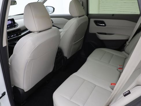 Used 2023 Nissan Rogue SV w/ SV Premium B Package image 10