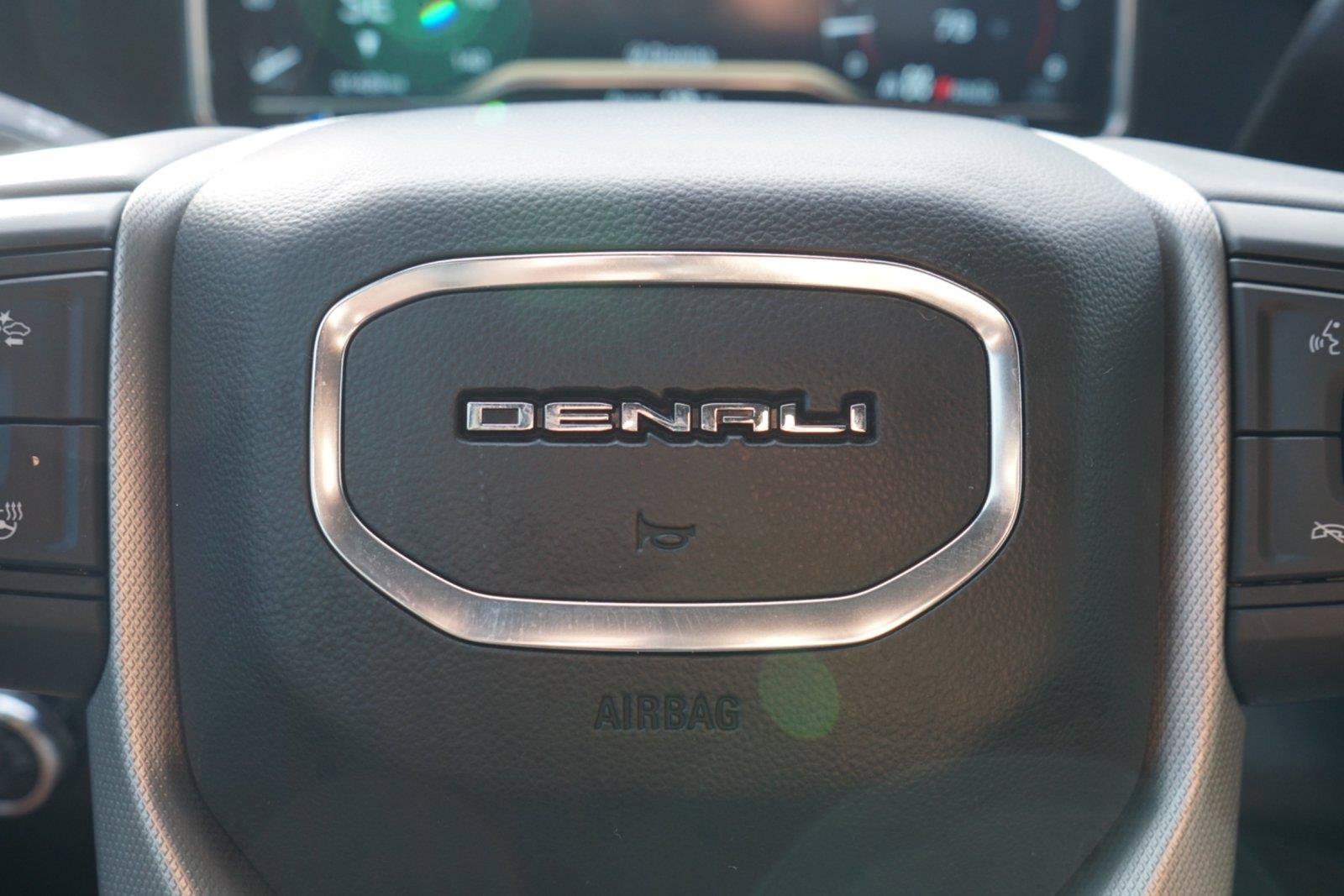 Used 2024 GMC Sierra 3500 Denali w/ Technology Package AWD/4WD image 13