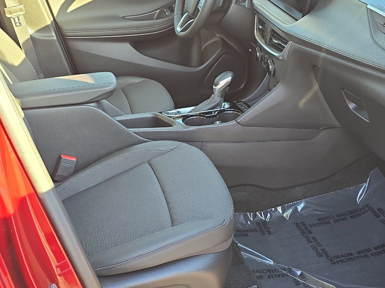 Certified 2024 Buick Encore GX Preferred w/ Comfort Package FWD image 28