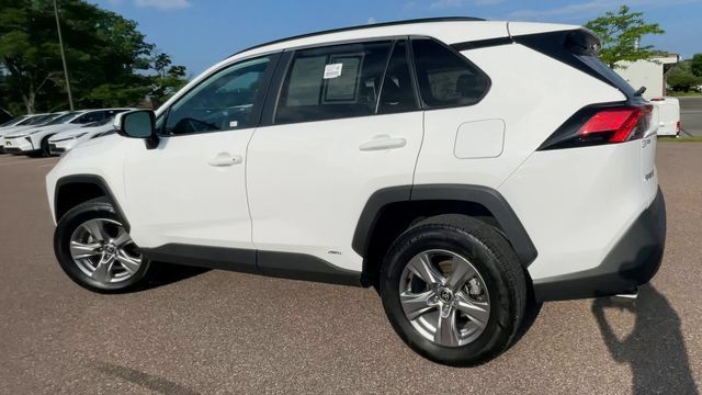 Used 2025 Toyota RAV4 XLE AWD/4WD image 4