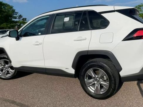 Used 2025 Toyota RAV4 XLE AWD/4WD image 4