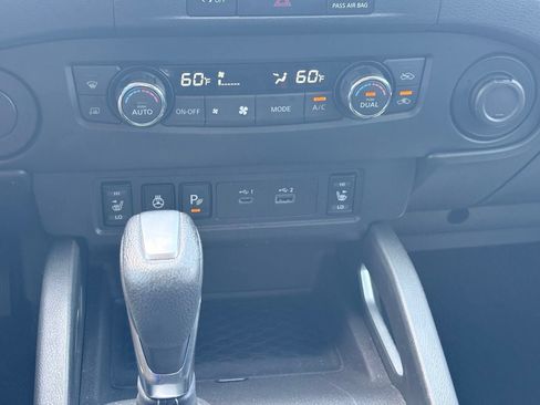 Used 2024 Nissan Frontier SL w/ Technology Package RWD image 11