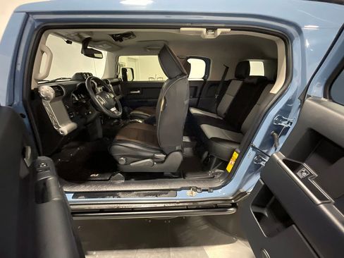 Used 2014 Toyota FJ Cruiser 4WD image 55