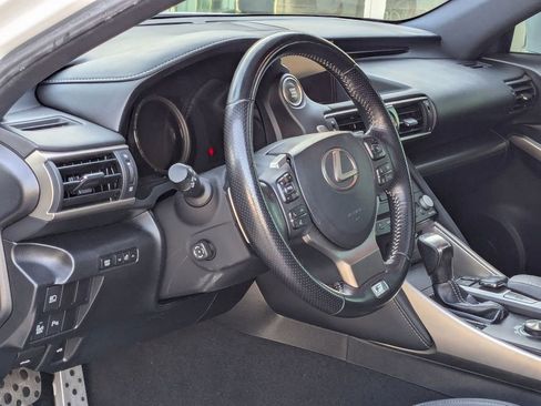 Used 2018 Lexus IS 350 F Sport image 11