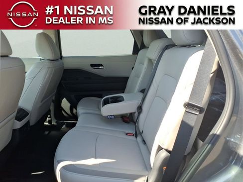 New 2026 Nissan Pathfinder SL image 26