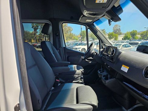 Used 2026 Mercedes-Benz Sprinter 2500 image 10
