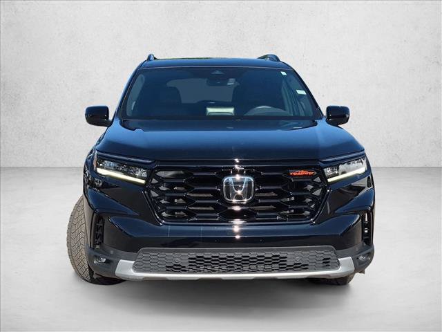 Certified 2025 Honda Pilot TrailSport image 2