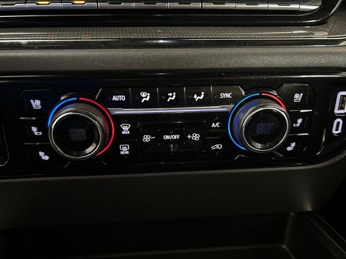 Used 2024 Chevrolet Silverado 1500 ZR2 w/ Technology Package image 30