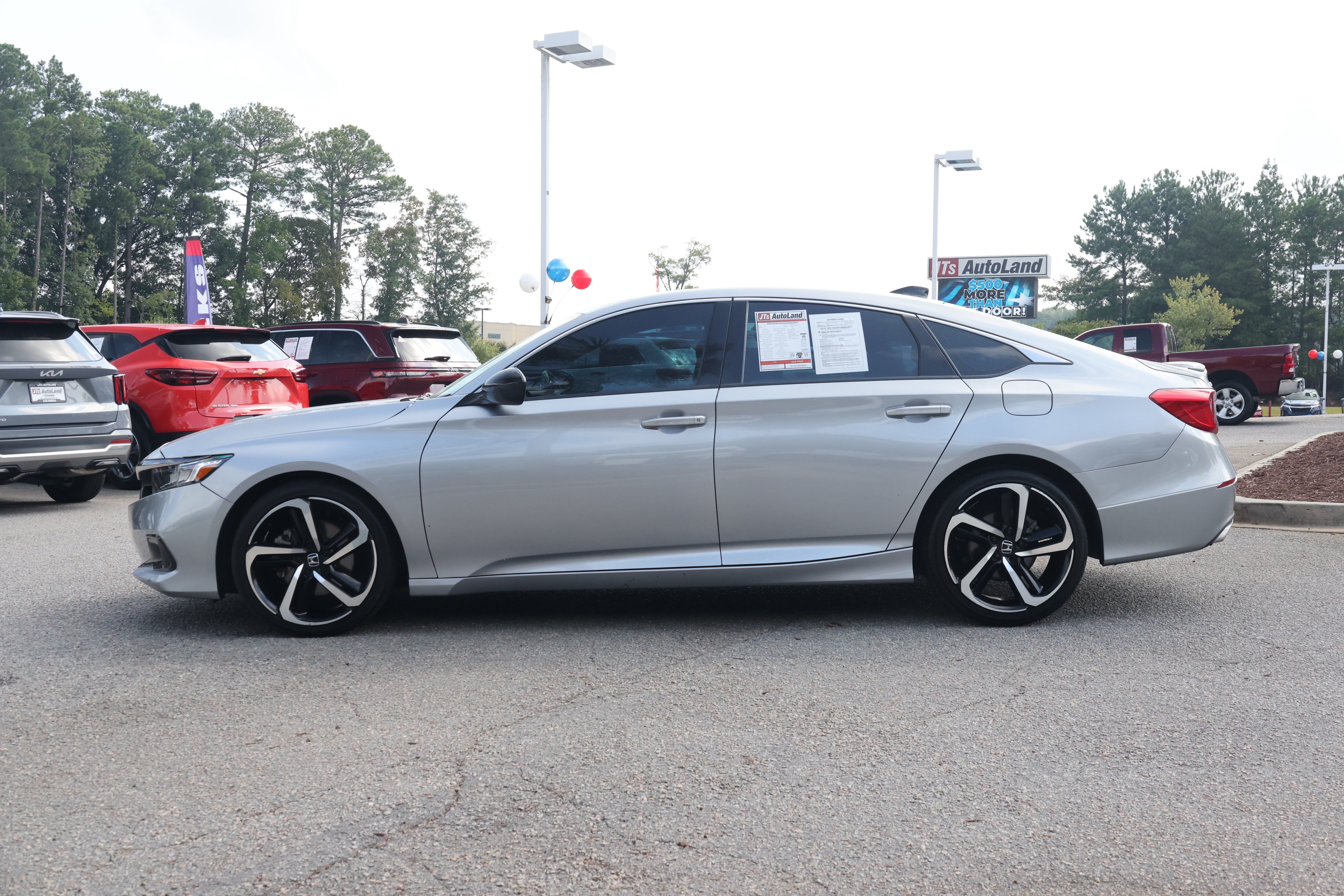 Used 2022 Honda Accord Sport image 2