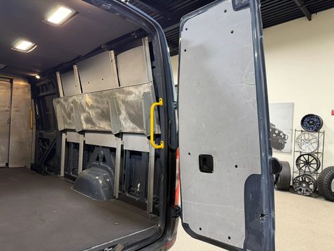 Used 2019 Mercedes-Benz Sprinter 170 image 24