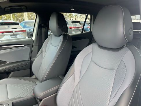 New 2026 Volkswagen Tiguan SE R-Line image 17