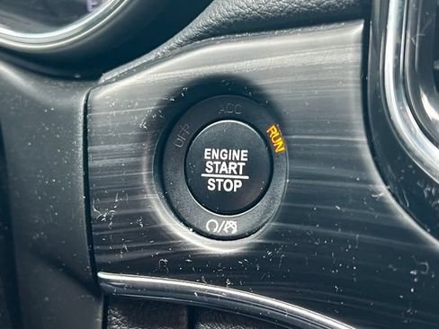 Used 2021 Jeep Grand Cherokee Limited AWD/4WD image 33