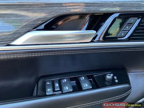 Used 2022 Jeep Wagoneer Series III AWD/4WD image 24