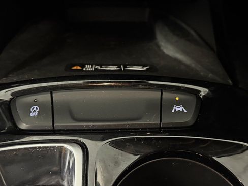 Used 2025 Chevrolet Trax ACTIV w/ Sunroof Package FWD image 22