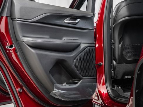 New 2025 Jeep Grand Cherokee Altitude w/ Trailer Tow Package image 33