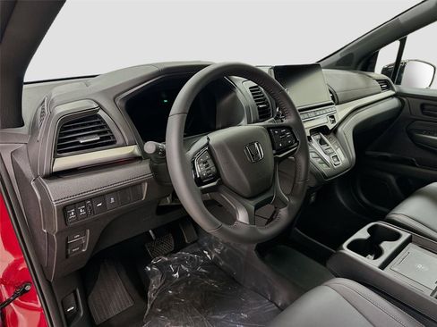 Used 2025 Honda Odyssey Sport-L image 9