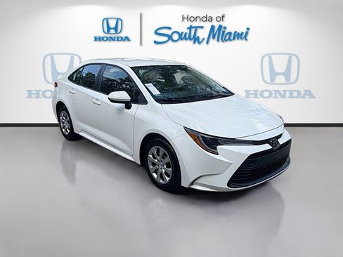Used 2025 Toyota Corolla LE FWD image 1