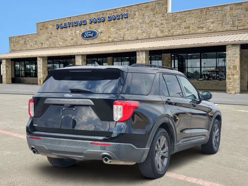 Used 2021 Ford Explorer XLT w/ Equipment Group 202A RWD image 5