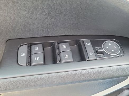 Used 2023 Kia Soul GT-Line image 13