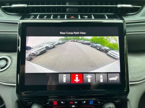 Used 2023 Jeep Grand Cherokee Limited w/ Luxury Tech Group II AWD/4WD image 40