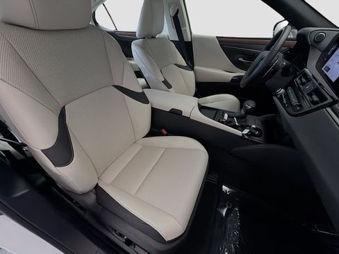 Used 2025 Lexus ES 300h w/ Premium Package FWD image 14