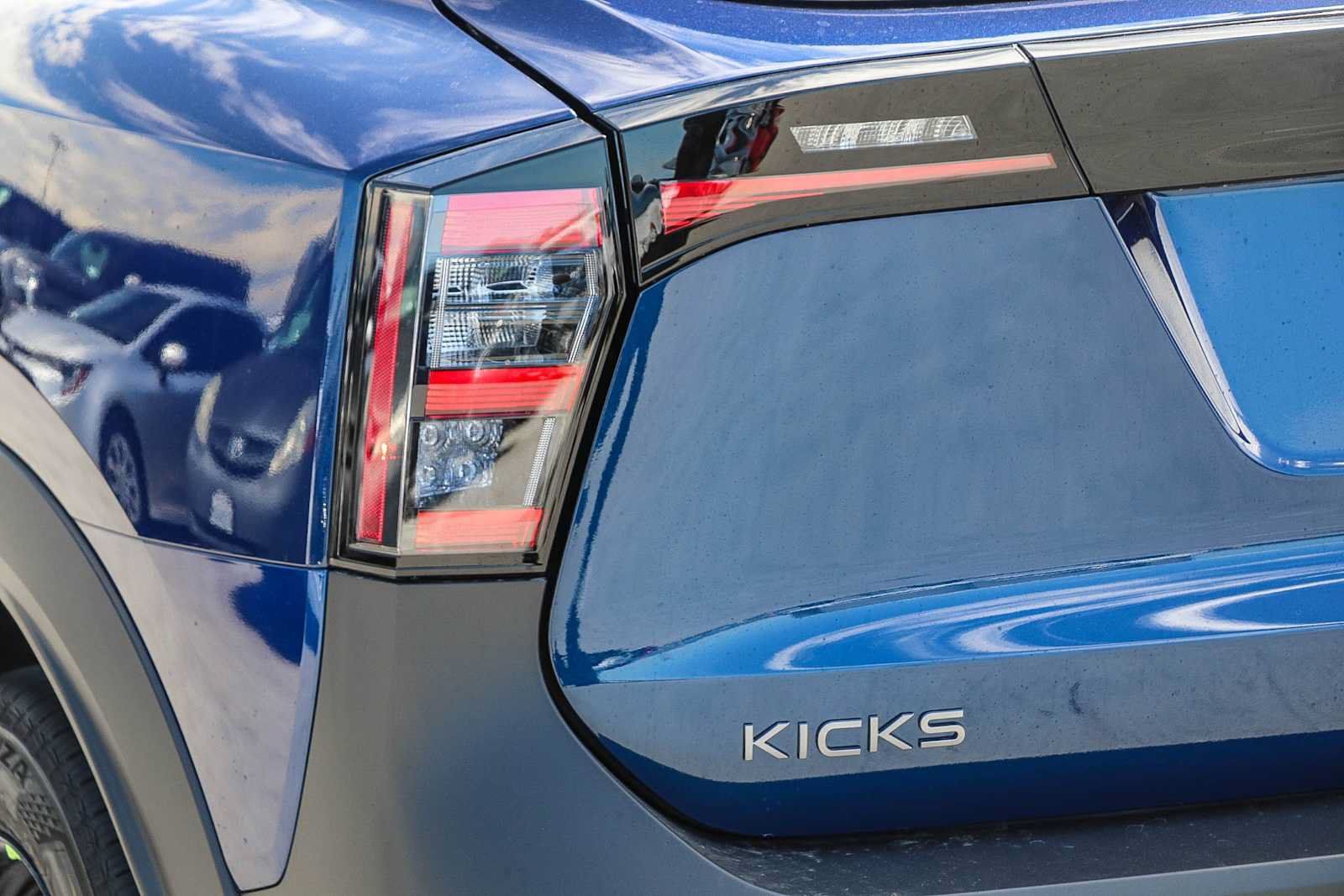 New 2027 Nissan Kicks SV FWD image 9