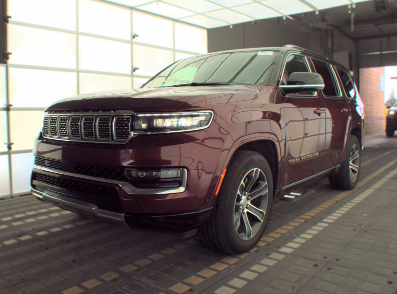Used 2023 Jeep Grand Wagoneer 4WD image 3