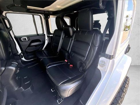 Used 2018 Jeep Wrangler Unlimited Sahara AWD/4WD image 25