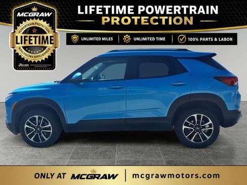 Used 2025 Chevrolet TrailBlazer LT AWD/4WD image 2