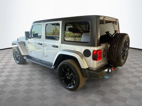 Used 2023 Jeep Wrangler Unlimited Sahara AWD/4WD image 8