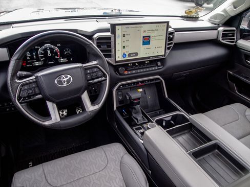 Used 2024 Toyota Tundra Limited AWD/4WD image 28