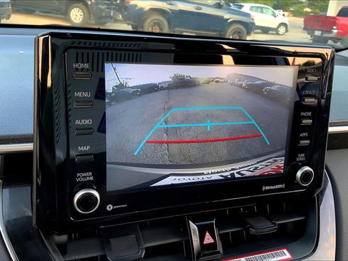 Used 2022 Toyota Corolla Cross LE image 25