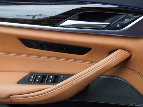 Certified 2023 BMW 530i w/ M Sport Package image 15