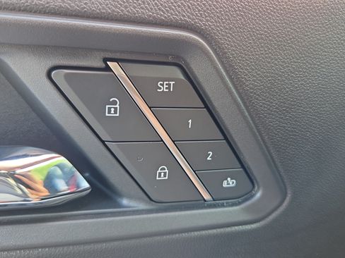 Used 2026 GMC Canyon AT4X AWD/4WD image 31