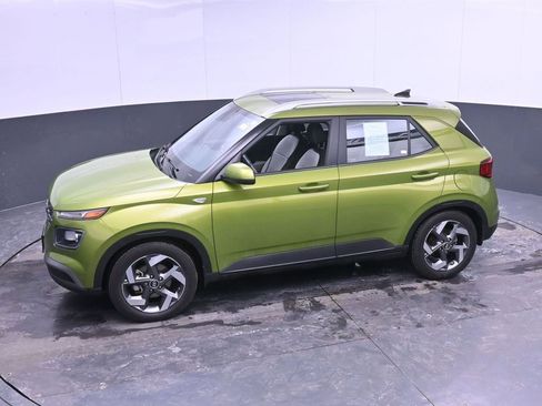 Used 2022 Hyundai Venue SEL image 27