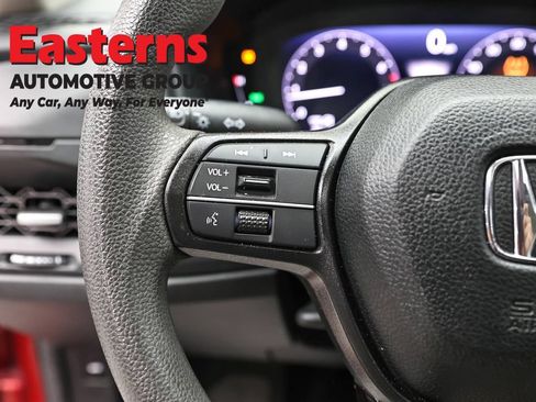 Used 2025 Honda Accord SE image 15