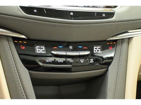 Certified 2021 Cadillac XT5 Premium Luxury image 44