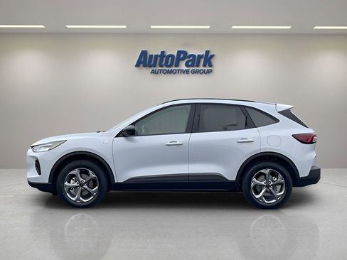 New 2025 Ford Escape ST-Line w/ Tech Pack #1 AWD/4WD image 4